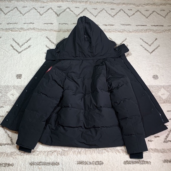 Canada Goose Wyndham Parka with Hood Trim - Picture 9 of 17
